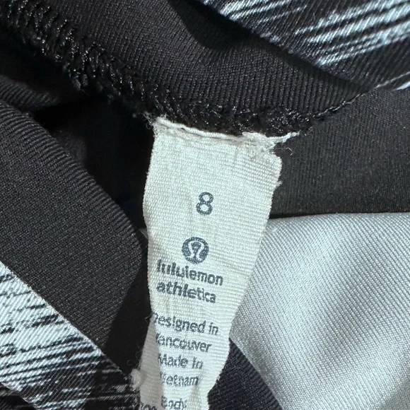 ⭐️Lululemon Hot To Street Crop in Heat Wave White Black / Black [783] - Picture 9 of 9